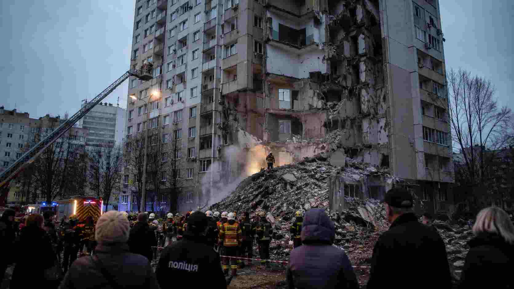 Russia Kyiv Strike Kills 24, Raises Escalation Risk